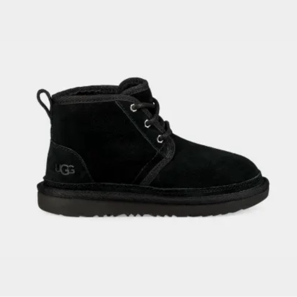 Neumel II Boot / Sz 4 Kids / New W/O Box
